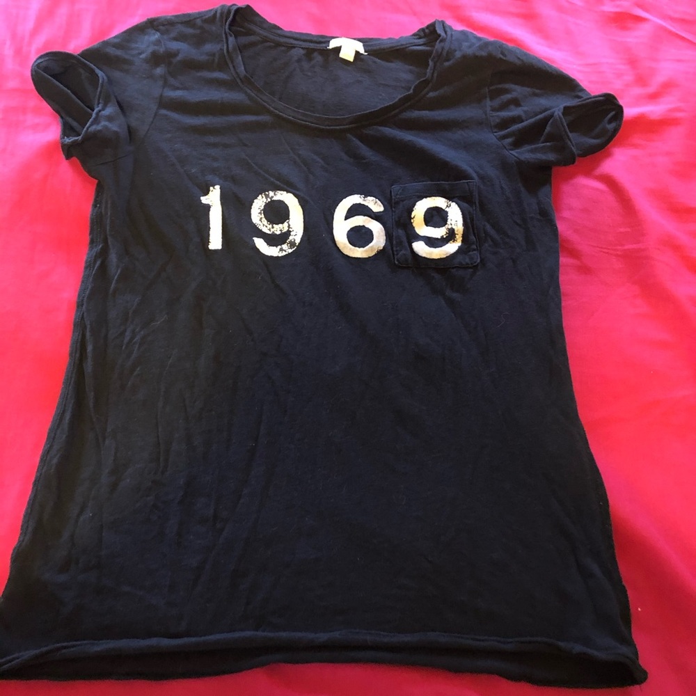 Casual one pocket t-shirt